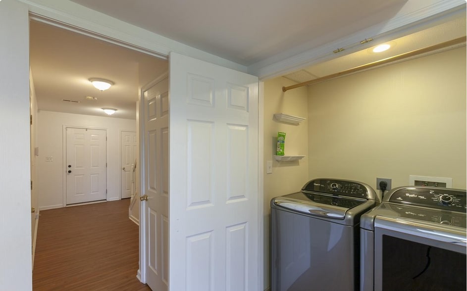 Building Photo - 106 Sir Washington St