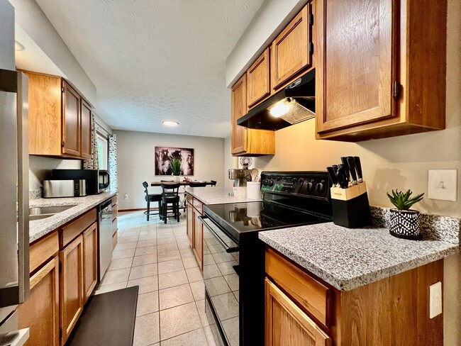 Building Photo - 3 bedroom attached home in Bethany