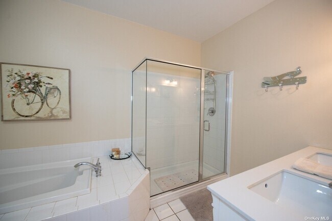 Building Photo - 546 Bardini Dr