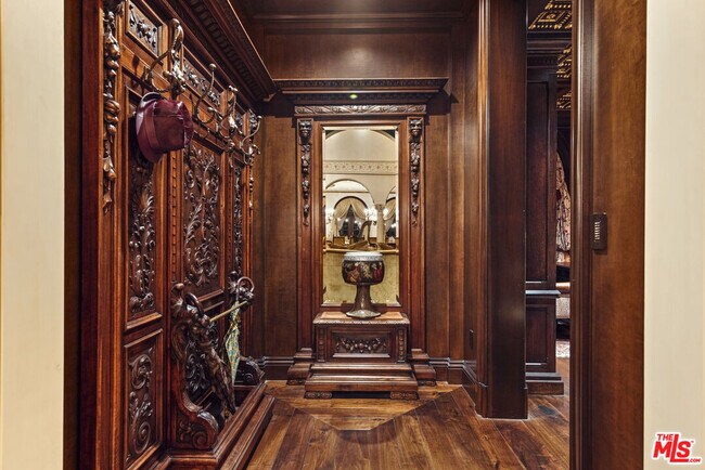 Building Photo - 28 Deep Sea