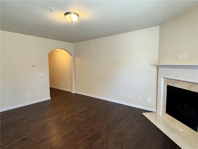 Building Photo - 3405 Castleberry Village Cir