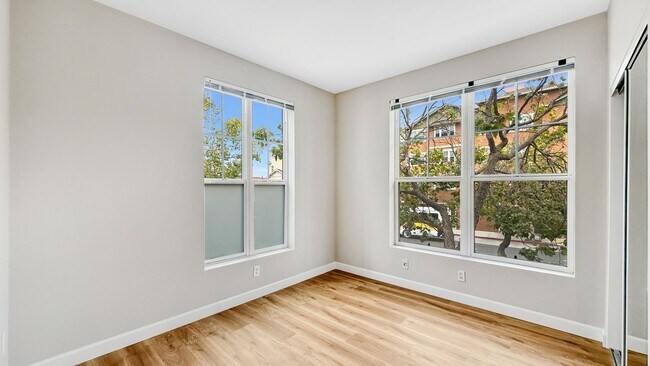 Building Photo - Major renovations and very well kept 3-Bedroom Apartment!