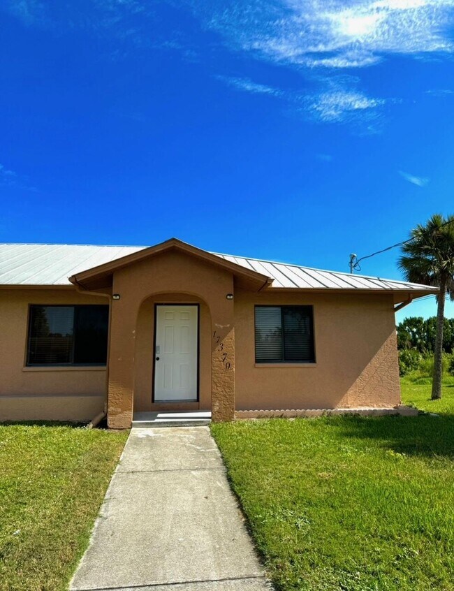 Building Photo - 17370 W Carnegie Cir