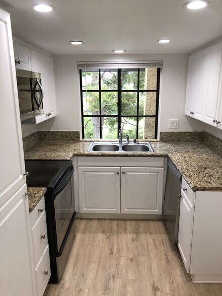 Building Photo - 25581 Indian Hill Ln