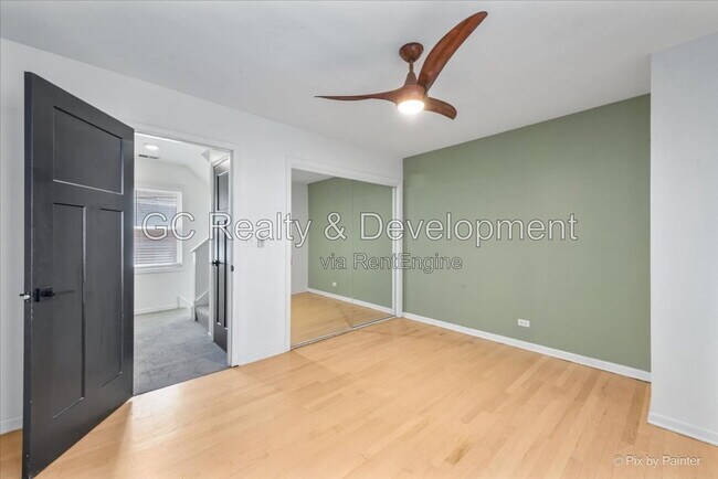 Building Photo - 832 W Barry Ave