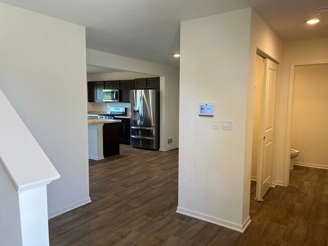 Building Photo - 7615 Violet Ln