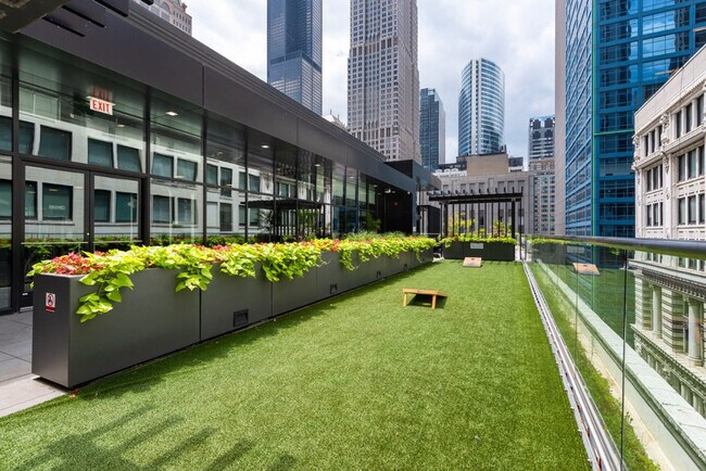 Building Photo - 29 S LaSalle St