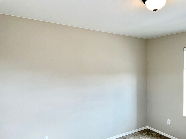 Building Photo - Built in 2021- Stunning 5 Bedroom 4 bath H...