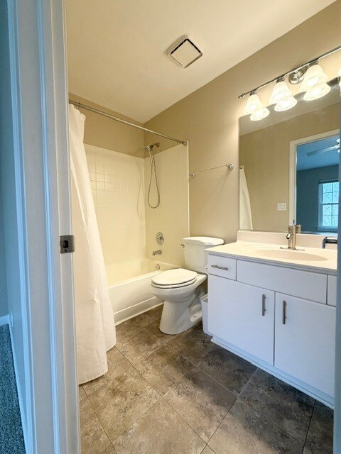 Building Photo - 522 Peebles Ct