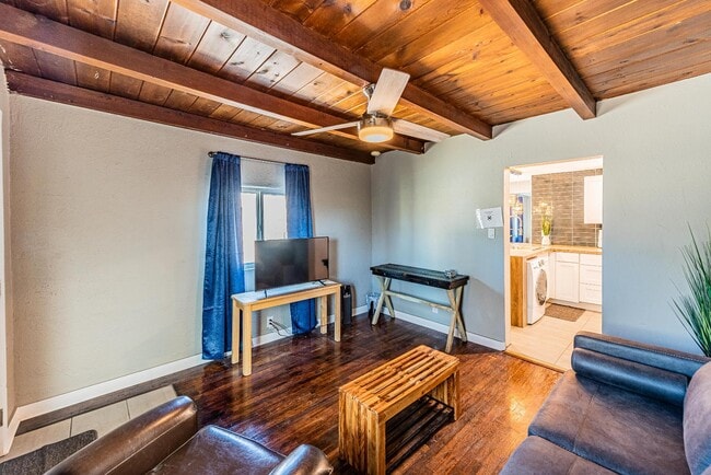 Building Photo - 268 Osuna Rd NW