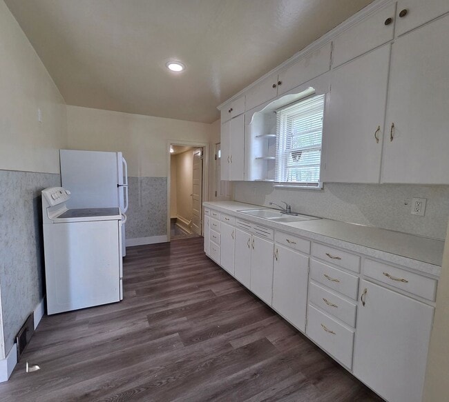 Building Photo - 3 Bedroom Located in Grace Idaho