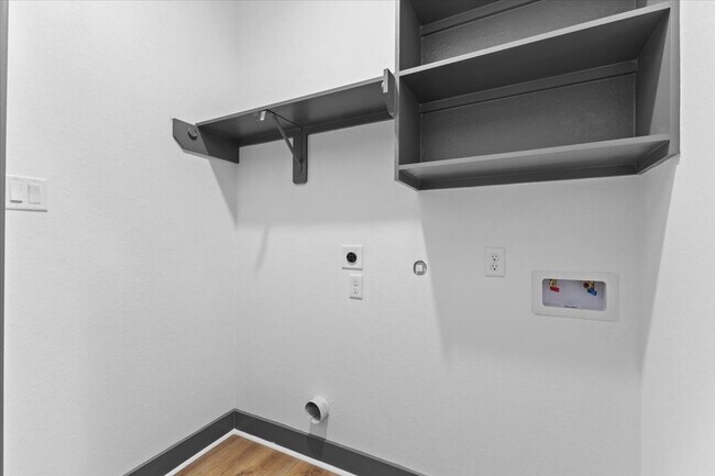 Building Photo - 7949 Attwater St