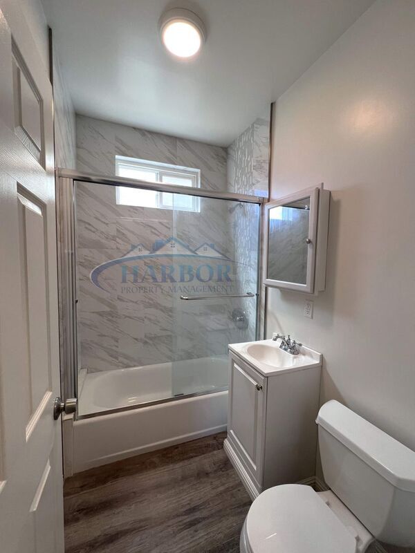 Building Photo - 426- 430 W. 22nd Street