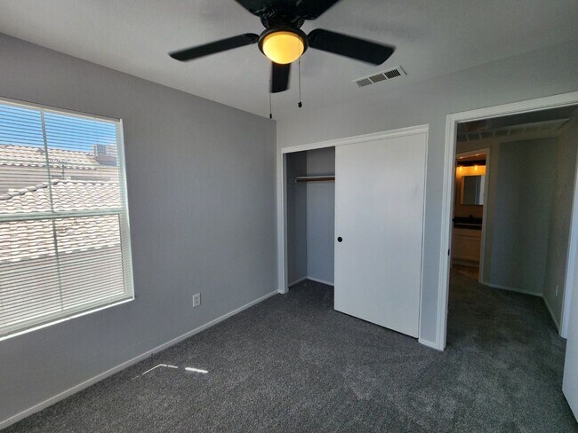 Building Photo - NW 95 and Lake Mead