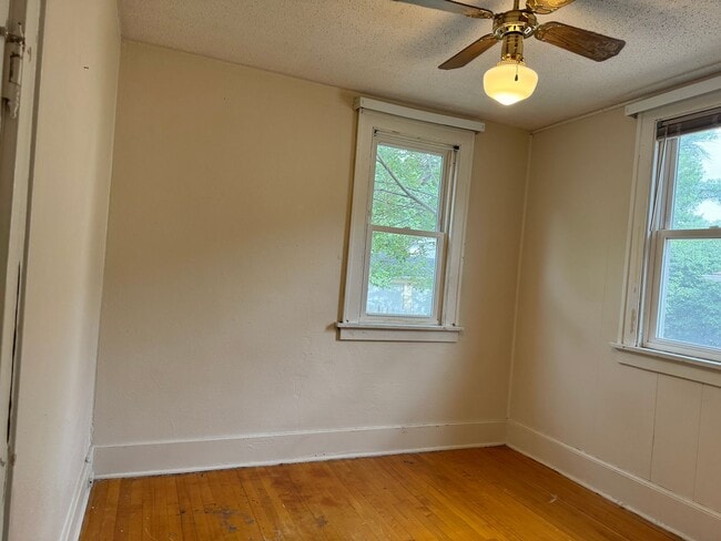 Building Photo - 5 Bedroom 3 bath - North Fargo