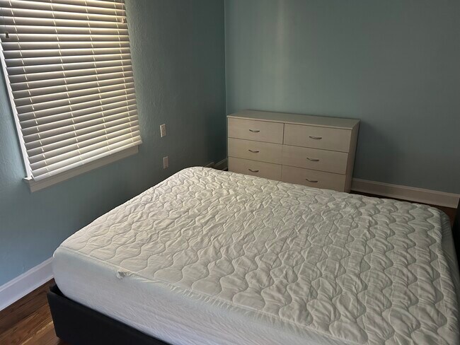 Building Photo - 237 N 2nd St