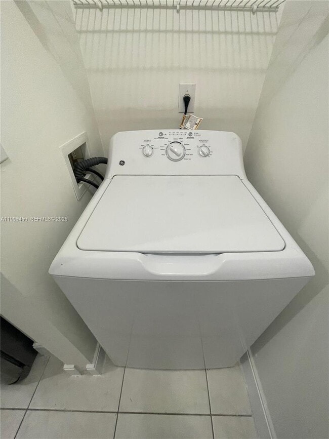 Building Photo - 6851 SW 44th St