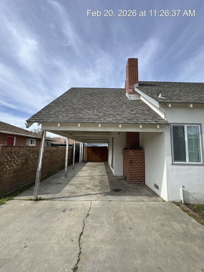 Building Photo - Dinuba Home Coming Soon!