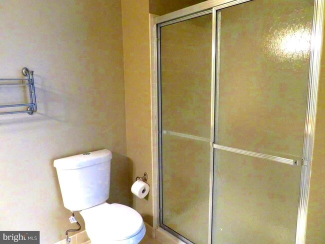 Building Photo - 208 Foxmeadow Dr