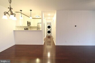 Building Photo - 102 Chesterfield Ln