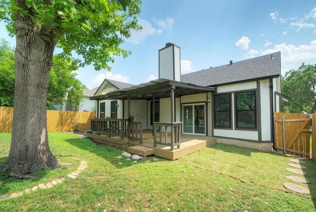 Building Photo - 2214 Big Hollow Dr