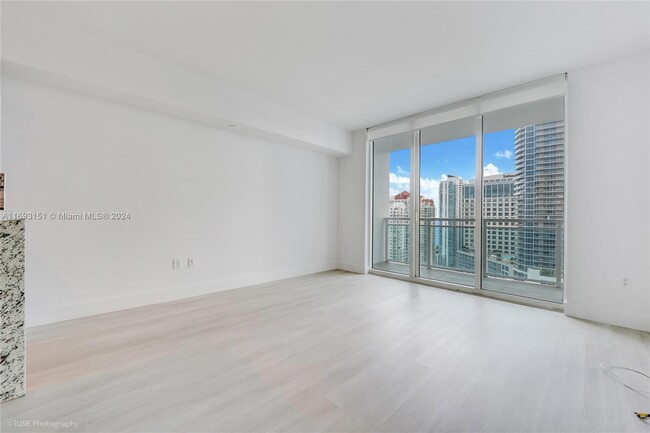 Building Photo - 950 Brickell Bay Dr