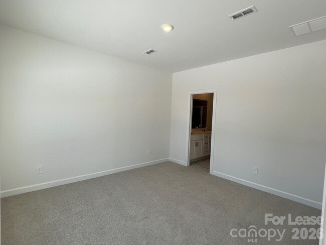 Building Photo - 1548 31st St NE