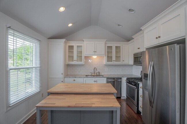 Building Photo - Cozy Updated Kingwood Home with 3 Bedrooms