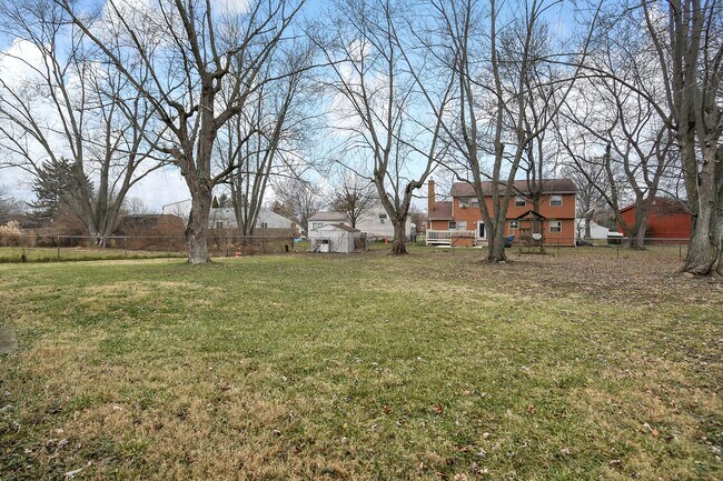 Building Photo - 6590 Bennell Dr