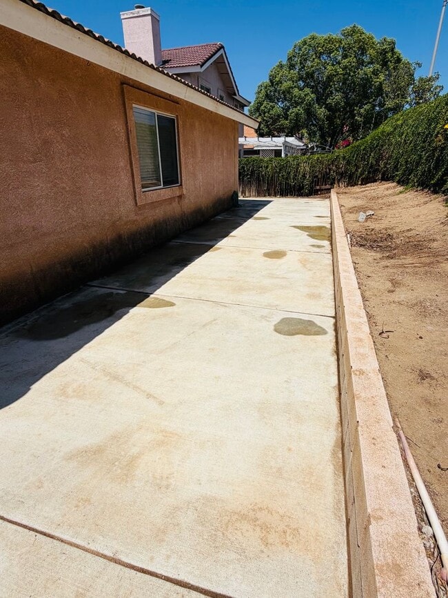 Building Photo - Single-Story Home Near March Air Force Base for Rent