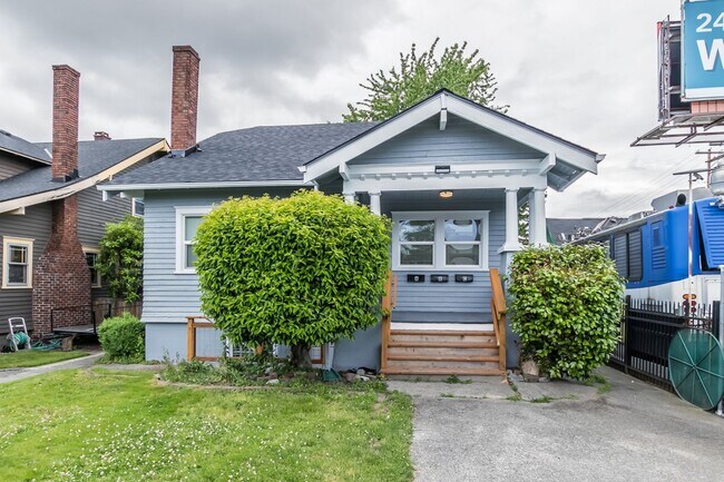 Building Photo - 3737 Tacoma Ave S