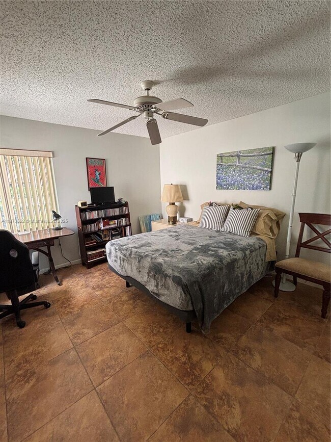 Building Photo - 8066 Springside Ct