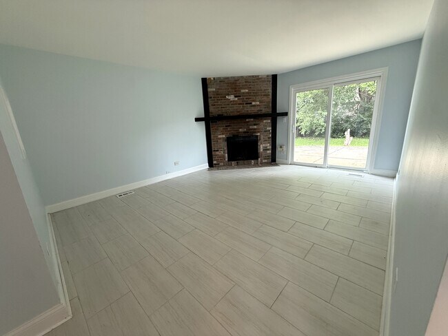 Building Photo - 1191 Hialeah Ln