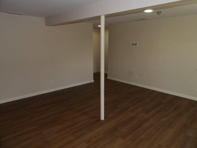 Building Photo - 107 Shannon Ln