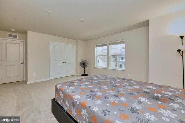 Building Photo - 1006 Shenandoah View Pkwy