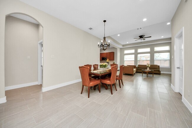 Building Photo - 2003 Marthoman Drive