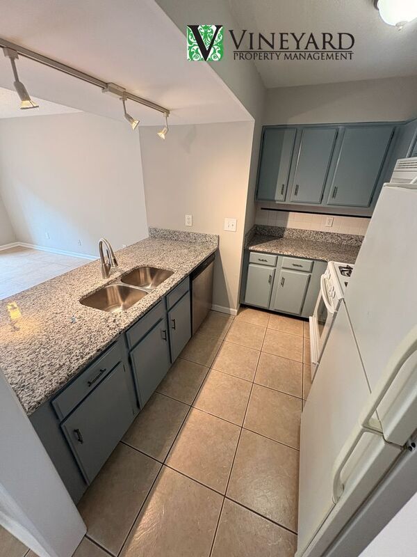 Building Photo - 6085 Sand Wedge Cir