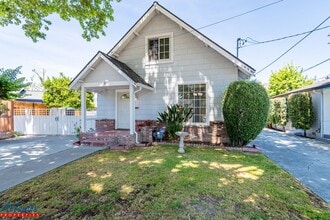 Building Photo - Lovely Home | Hardwood Flooring | Bonus Room