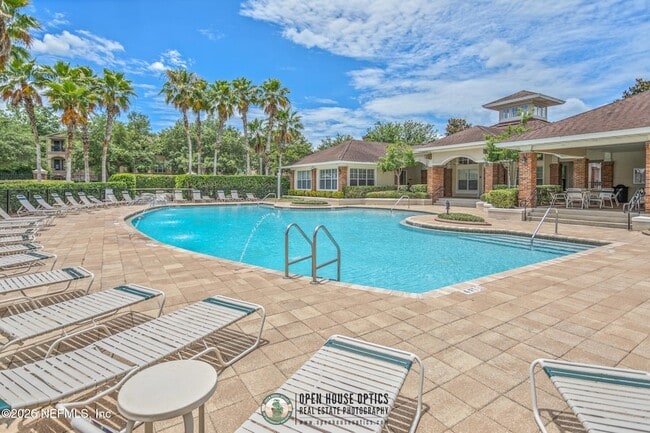 Building Photo - 7801 Point Meadows Dr