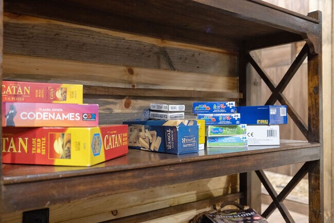 Building Photo - 222 Lost Creek Trl