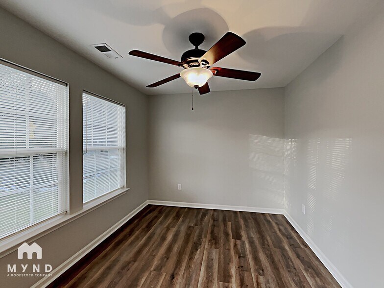 Building Photo - 6409 Barrington Dr