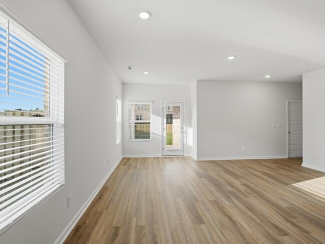 Building Photo - 6141 Feather Wy SE