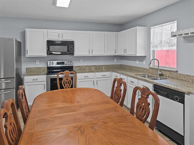 Building Photo - 4602 Green Meadow Dr