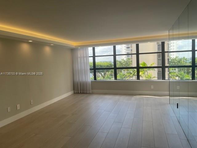 Building Photo - 1440 Brickell Bay Dr