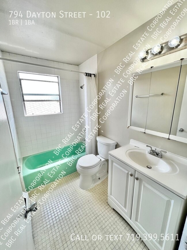 Building Photo - 794 Dayton St