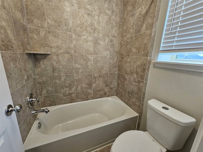 Building Photo - 24258 Via Vitani Dr