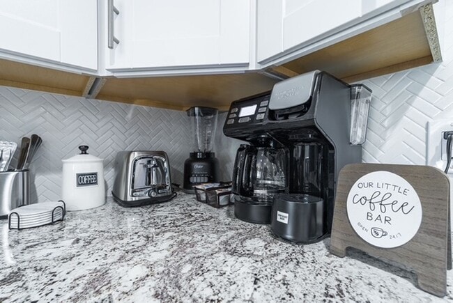 Building Photo - Move-In Ready, Fully Furnished Condo – Prime Strip Location