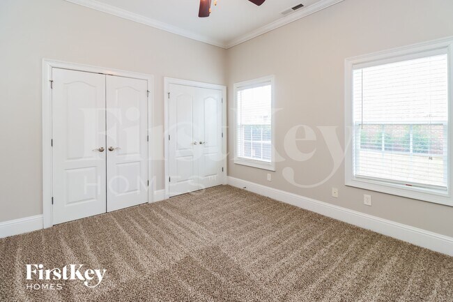 Building Photo - 3120 Alhambra Cir
