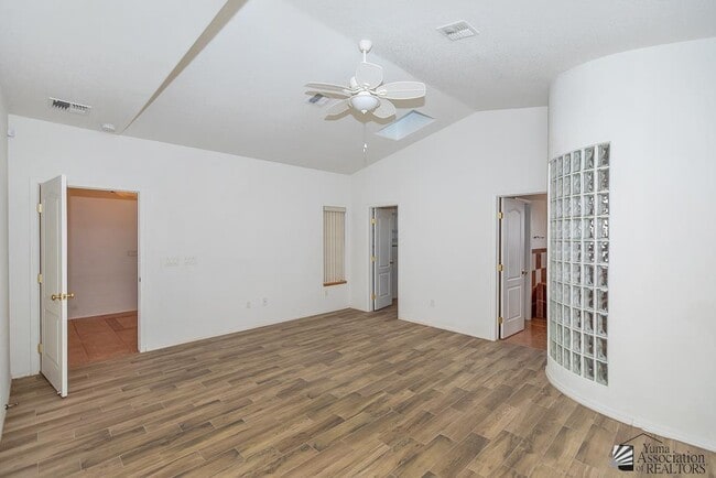 Building Photo - 14710 Blanco Ave