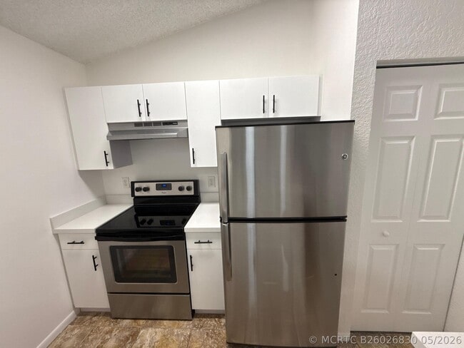Building Photo - 2851 N Oakland Forest Dr